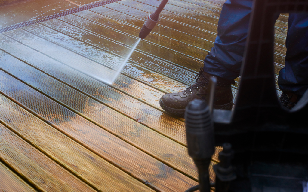 deck and fence cleaning